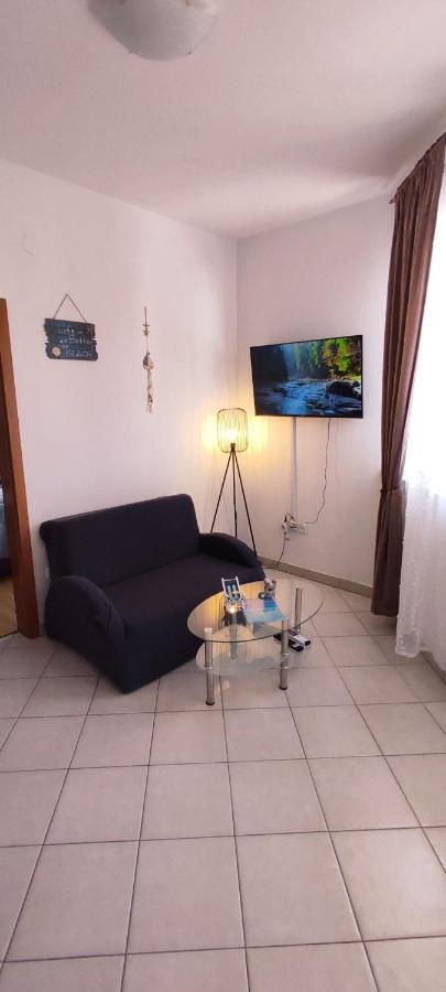 שיבניק Apartments Burazer מראה חיצוני תמונה