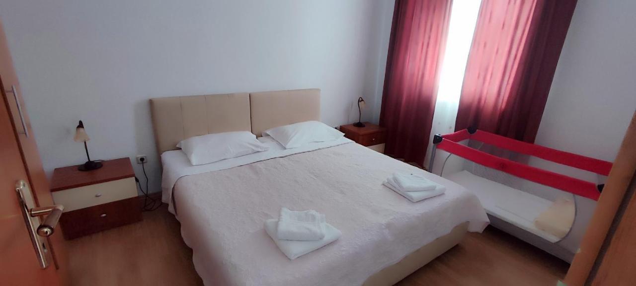 שיבניק Apartments Burazer מראה חיצוני תמונה
