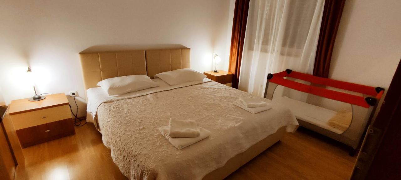 שיבניק Apartments Burazer מראה חיצוני תמונה