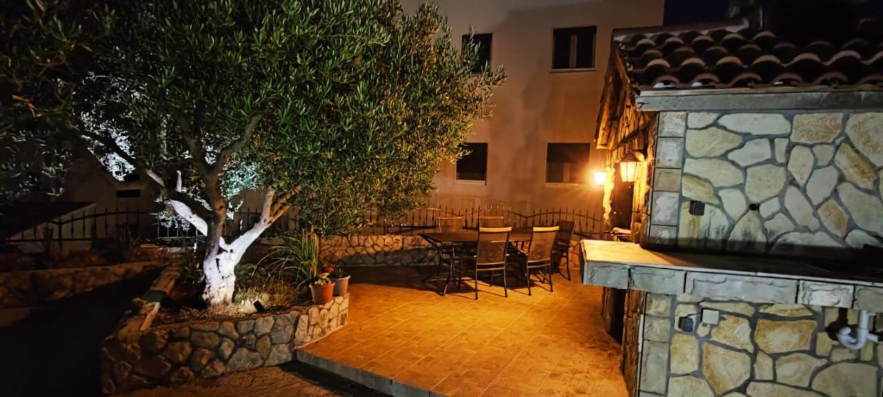 שיבניק Apartments Burazer מראה חיצוני תמונה